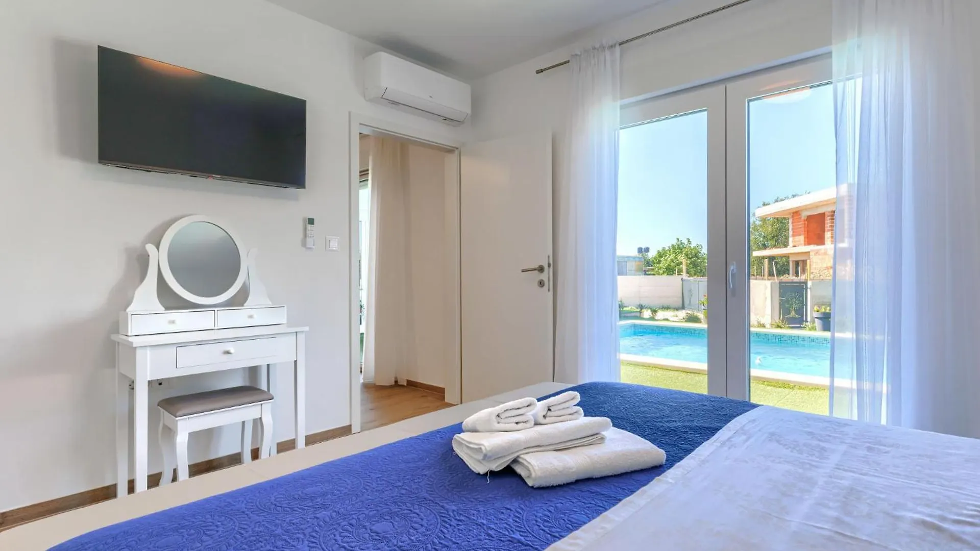 Holiday Home Corona Cordis By Interhome PUY